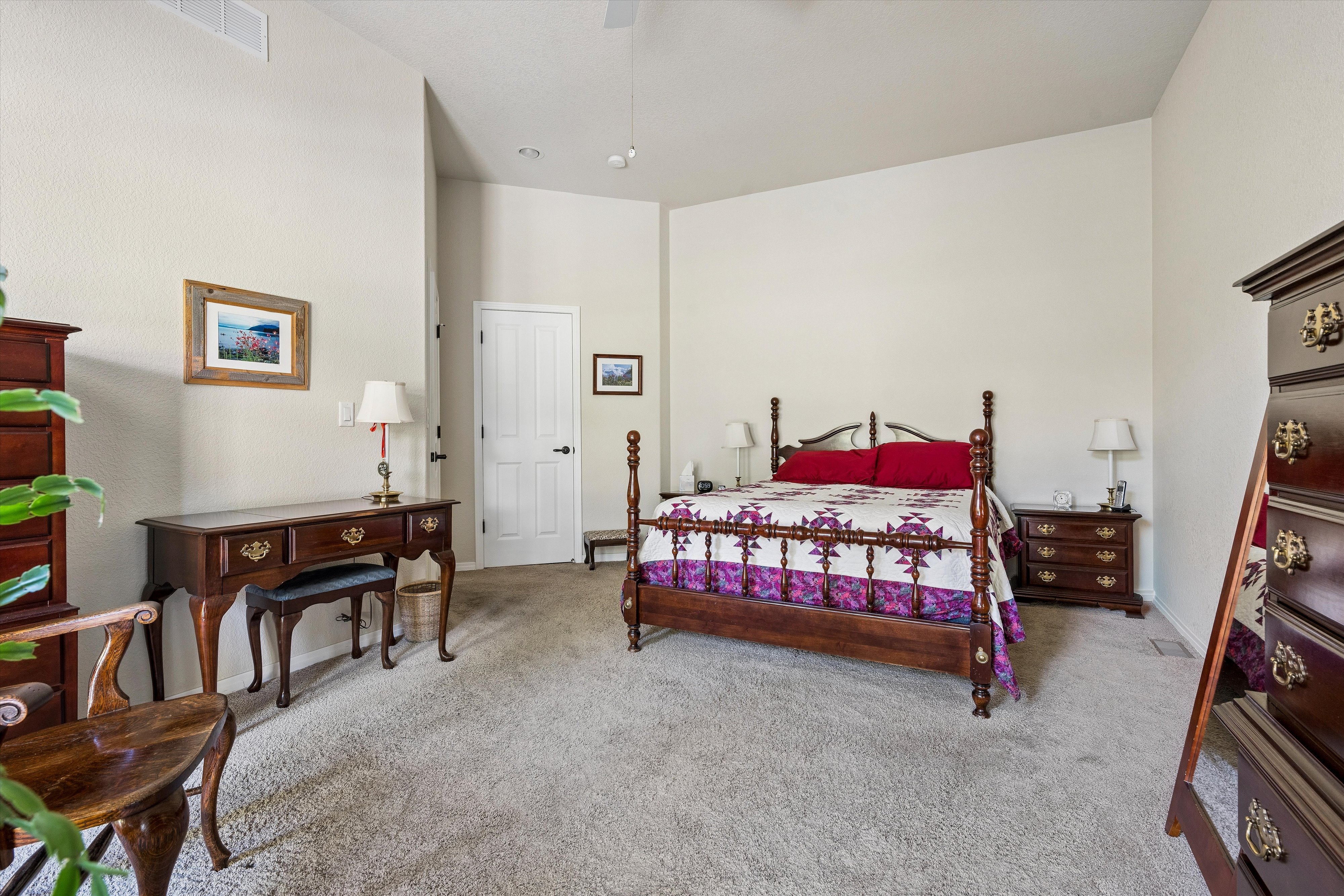  Rarely available corner unit in Carriage Court - 物件實景