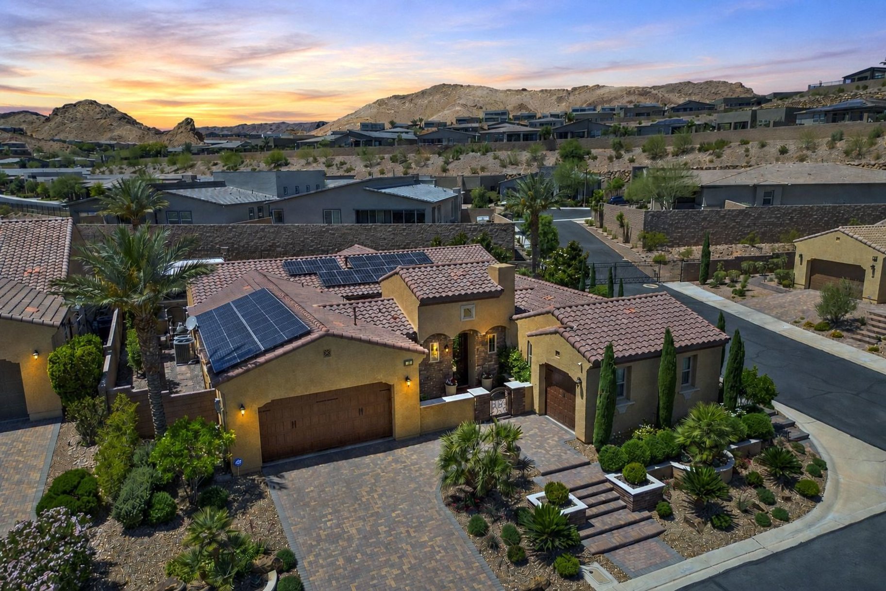  DESIGNER DREAM OASIS IN GATED LAKE LAS VEGAS, FURNISHED TURN-KEY - 物件實景
