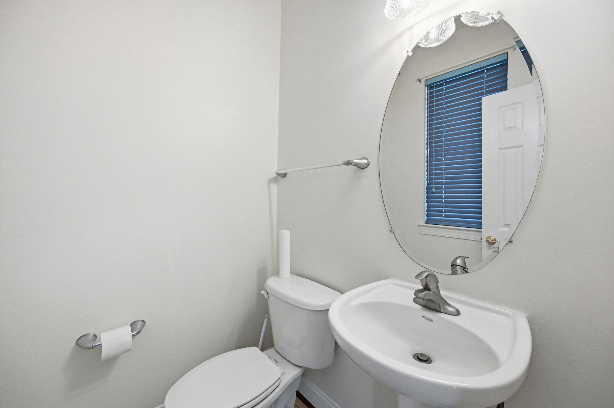 Triangle, Virginia, 22172, United States, 5 Bedrooms Bedrooms, ,4 BathroomsBathrooms,Residential,For Sale,2048381