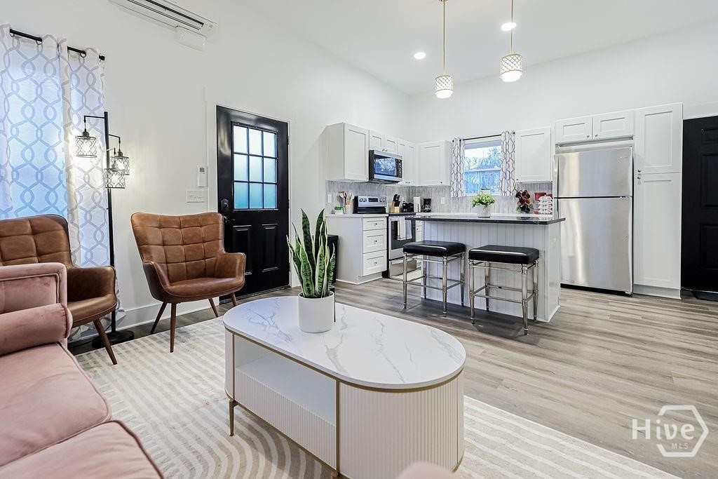 Savannah, Georgia, 31401, United States, ,Residential,For Sale,1942228