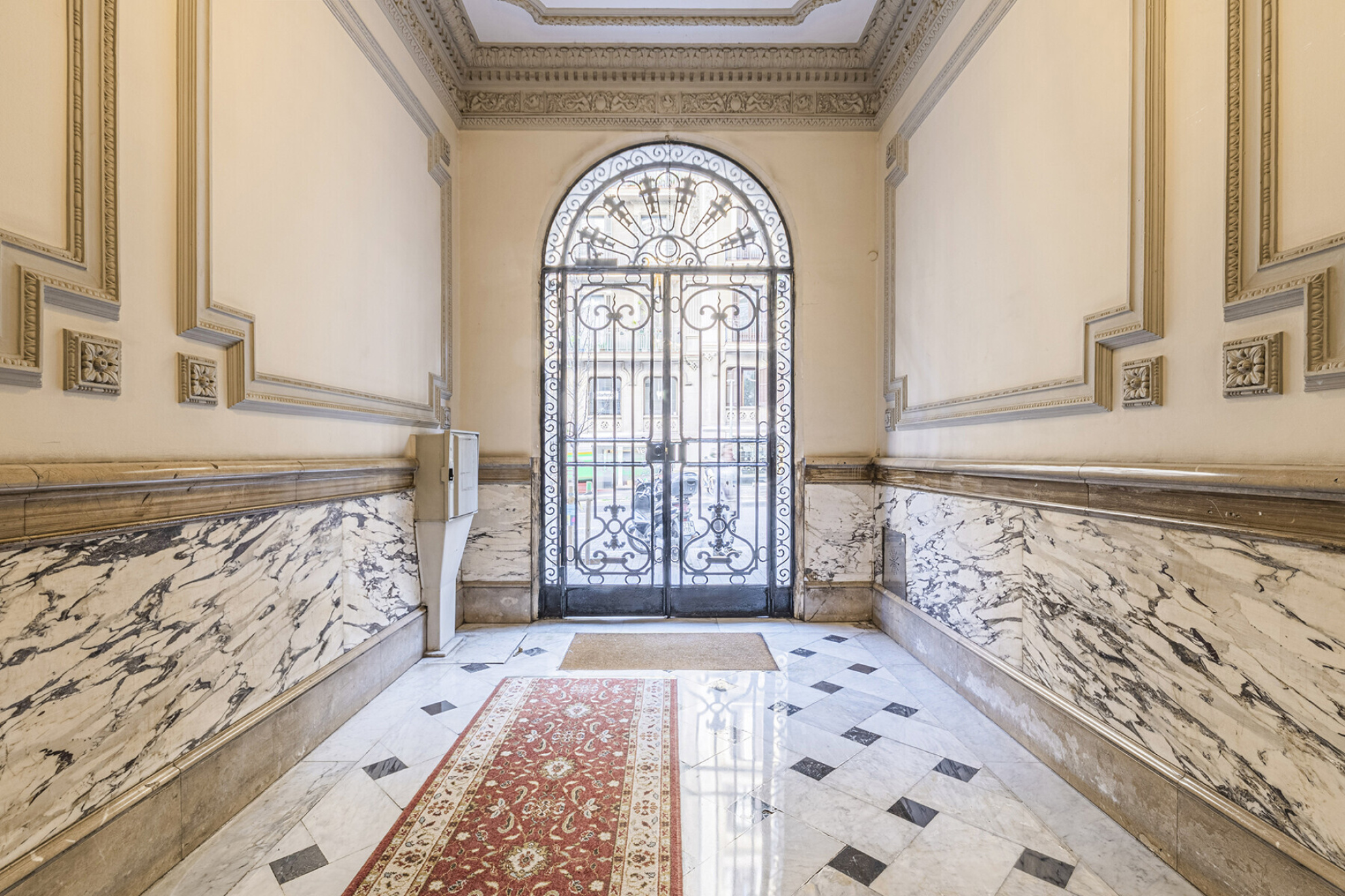  Elegant refurbished 5 bedroom apartment with terrace in Galvany - 物件實景