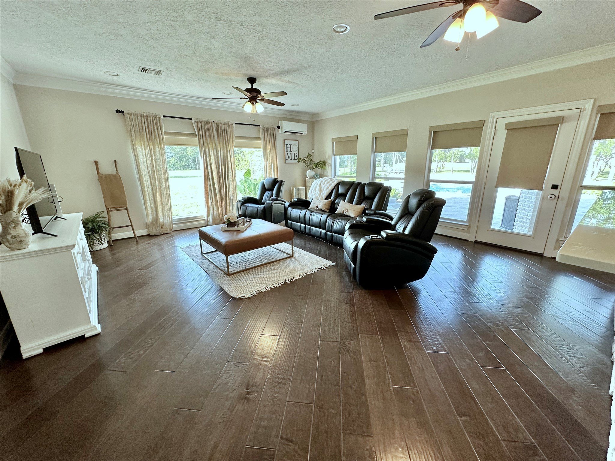 Friendswood, Texas, 77546, United States, 3 Bedrooms Bedrooms, ,5 BathroomsBathrooms,Residential,For Sale,1908024