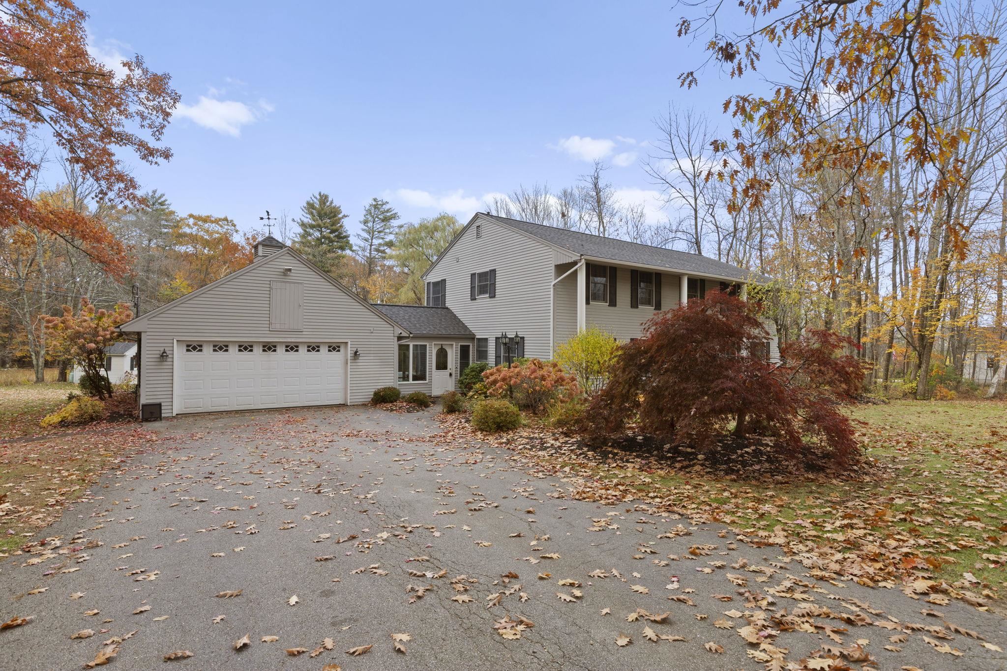 Rochester, New Hampshire, 03867, United States, 4 Bedrooms Bedrooms, ,1 BathroomBathrooms,Residential,For Sale,1985747