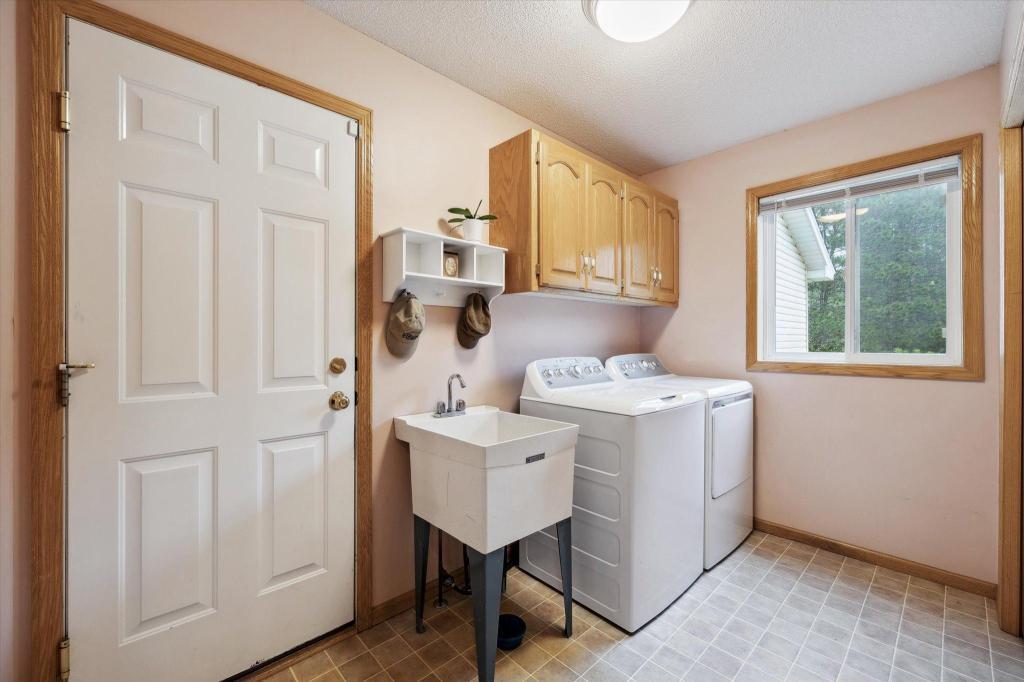 Oak Grove, Minnesota, 55011, United States, 5 Bedrooms Bedrooms, ,2 BathroomsBathrooms,Residential,For Sale,1917753