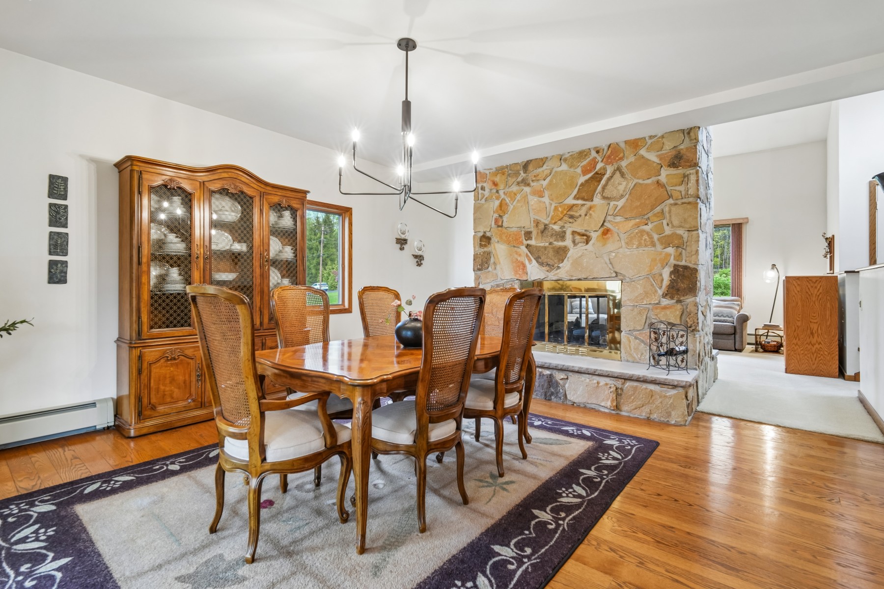  Open Airy Floorplan Designed for Both Everyday Living and Entertaining - 物件實景