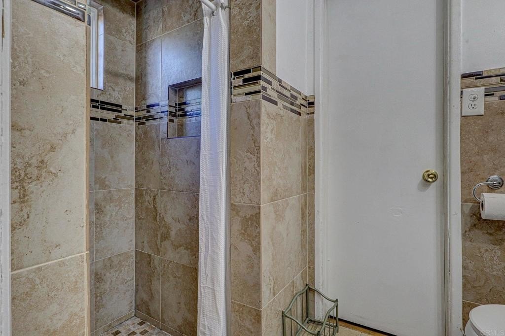 Spring Valley, California, 91977, United States, 3 Bedrooms Bedrooms, ,2 BathroomsBathrooms,Residential,For Sale,1908463