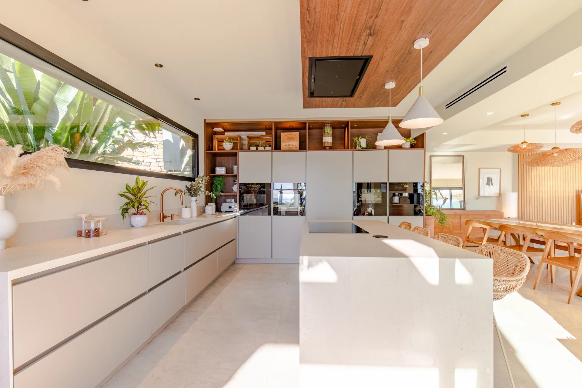 Carqueiranne, Provence-Alpes-Côte d’Azur, 83320, FR, 4 Bedrooms Bedrooms, ,3 BathroomsBathrooms,Residential,For Sale,2000914