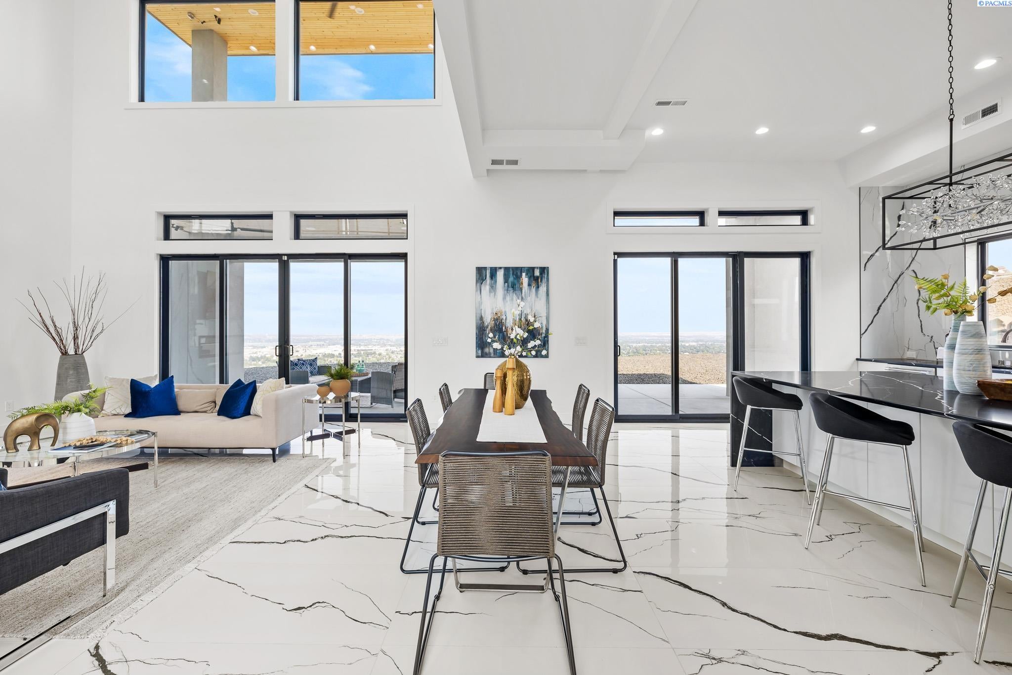 Kennewick, Washington, 99338, United States, 4 Bedrooms Bedrooms, ,6 BathroomsBathrooms,Residential,For Sale,1981644