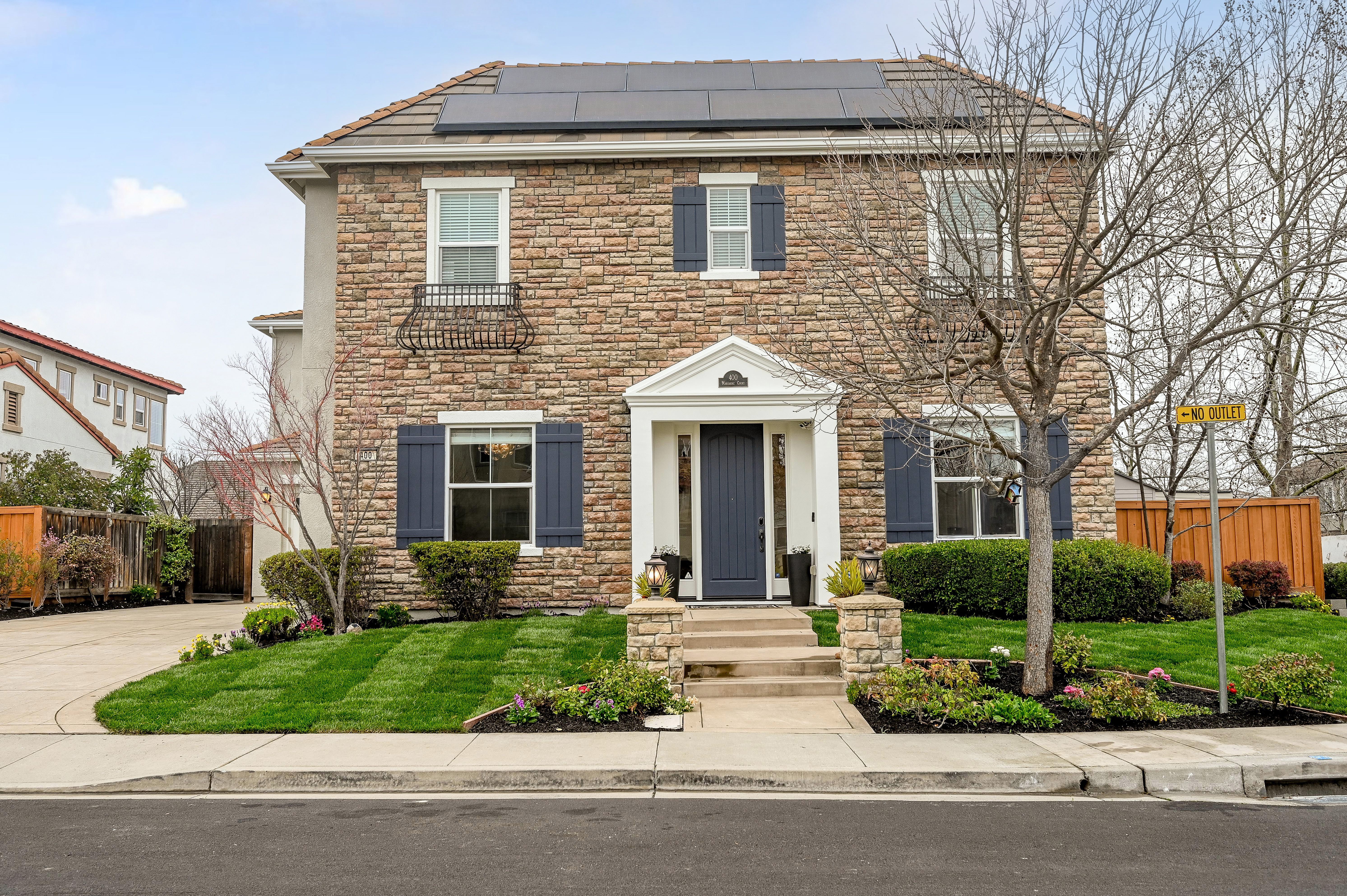  Stunning Monterosso Estate on Private Court with Designer Indoor-Outdoor Living - 物件實景