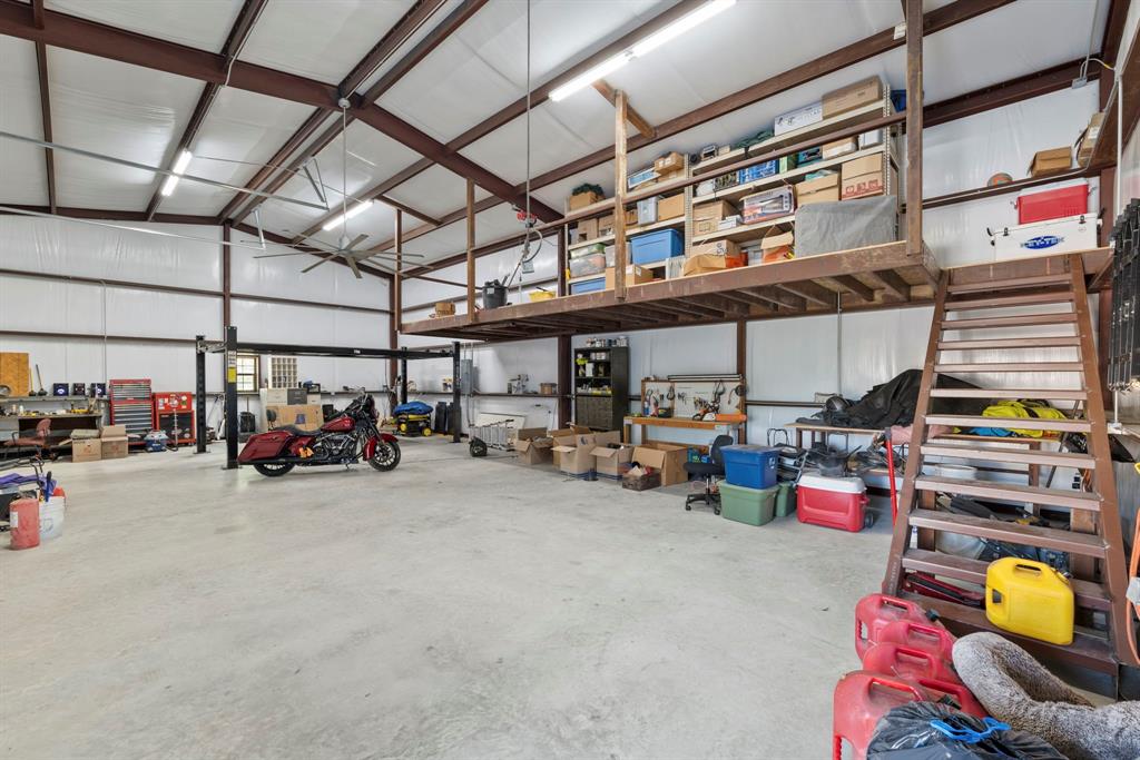 Weatherford, Texas, 76085, United States, 4 Bedrooms Bedrooms, ,4 BathroomsBathrooms,Residential,For Sale,1977773