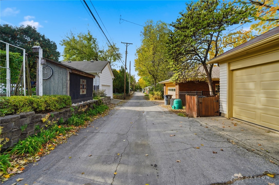 Oakwood, Ohio, 45409, United States, 4 Bedrooms Bedrooms, ,3 BathroomsBathrooms,Residential,For Sale,1987886