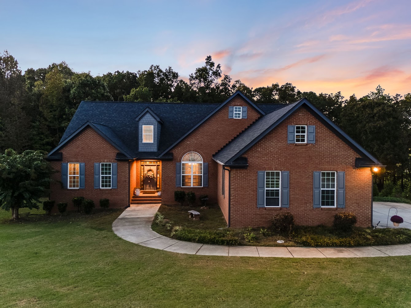 Whitesburg, Georgia, 30185, United States, 4 Bedrooms Bedrooms, ,3 BathroomsBathrooms,Residential,For Sale,1977664