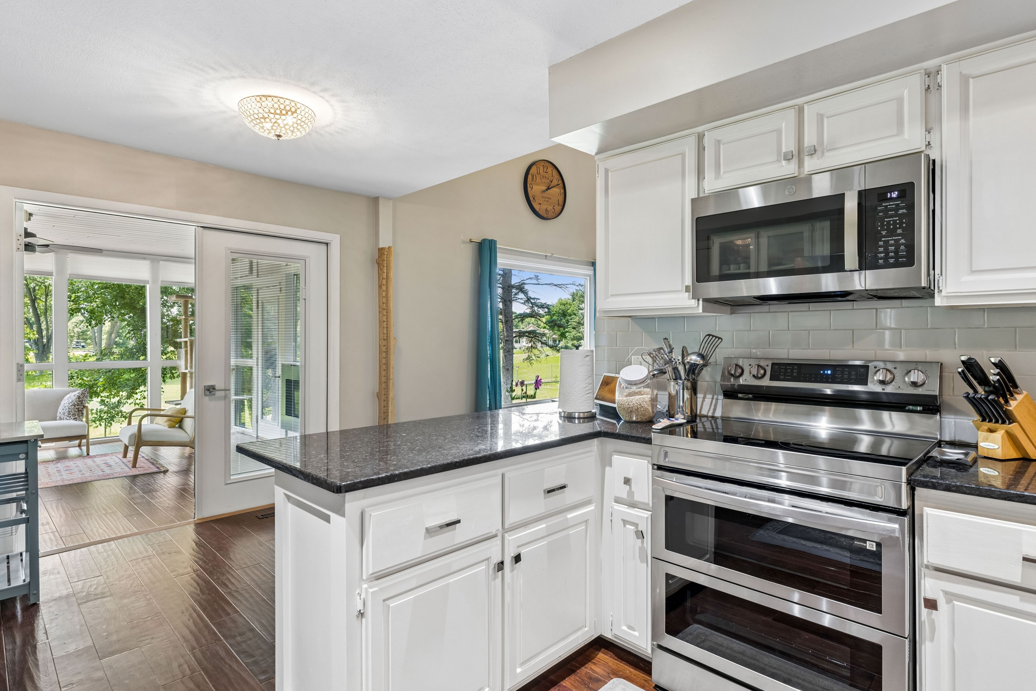  Beautifully Updated Home Overlooking Bent Creek Golf Course - 物件實景