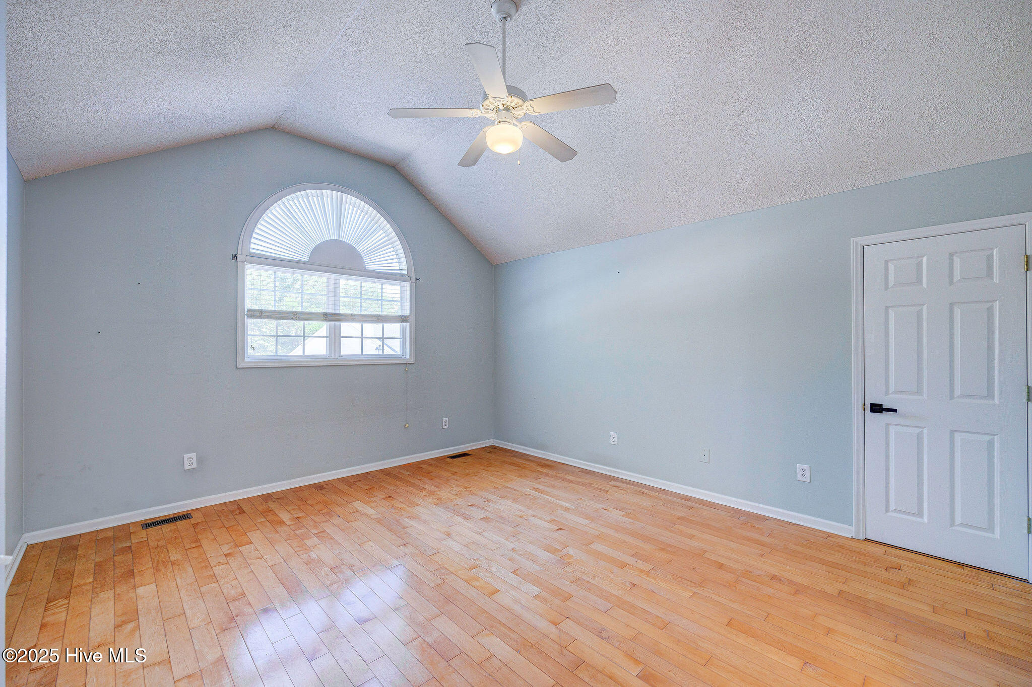 Carolina Beach, North Carolina, 28428, United States, 2 Bedrooms Bedrooms, ,2 BathroomsBathrooms,Residential,For Sale,1956851