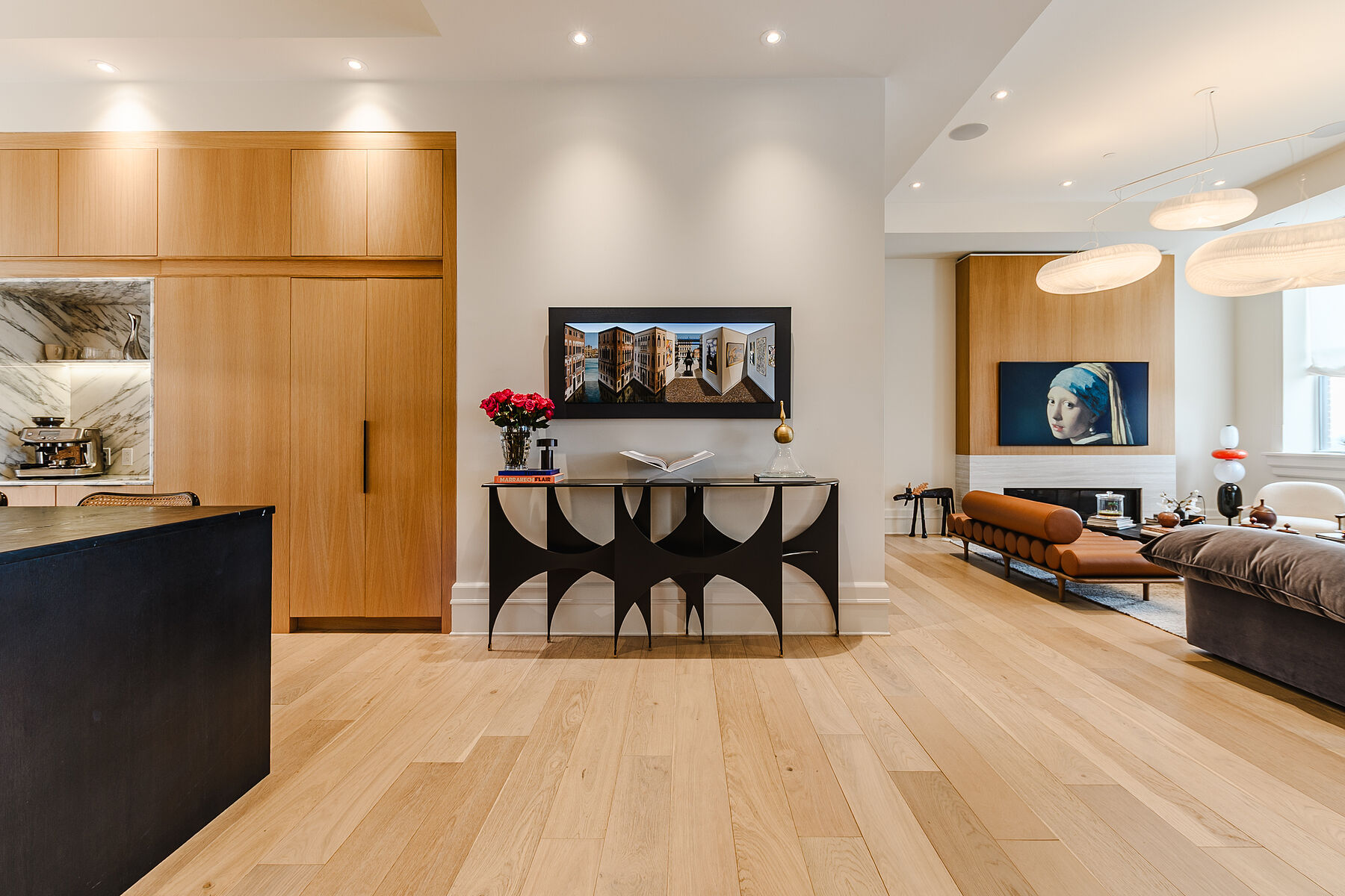  Stunning Custom Condo - 物件實景