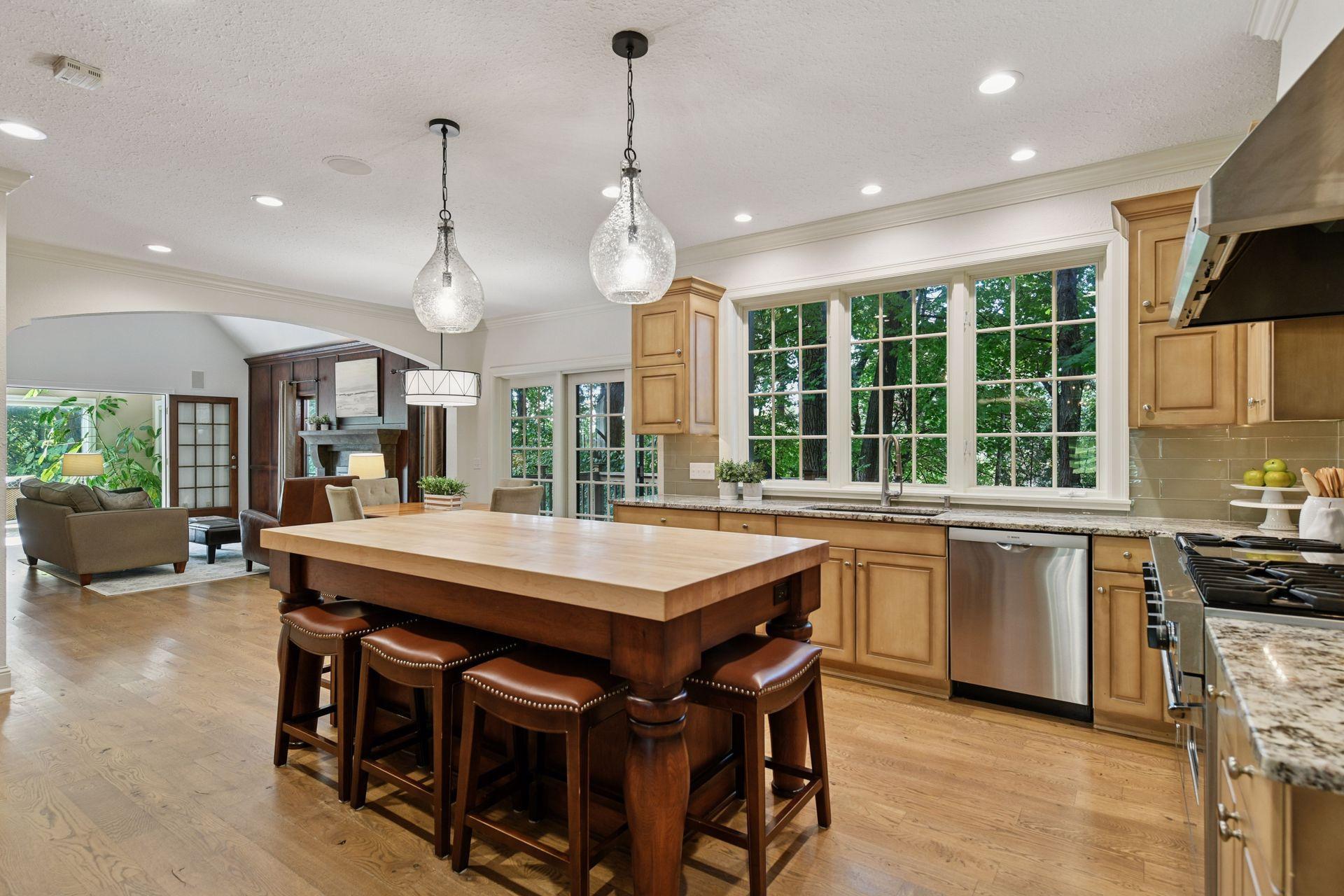 Shorewood, Minnesota, 55331, United States, 5 Bedrooms Bedrooms, ,4 BathroomsBathrooms,Residential,For Sale,1947057
