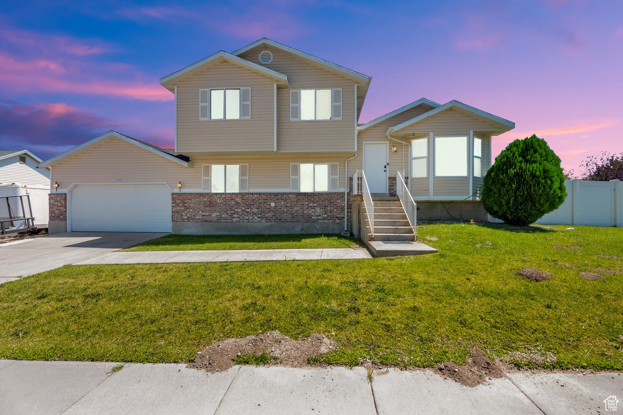 Salt Lake City, Utah, 84118, United States, 5 Bedrooms Bedrooms, ,3 BathroomsBathrooms,Residential,For Sale,1947588
