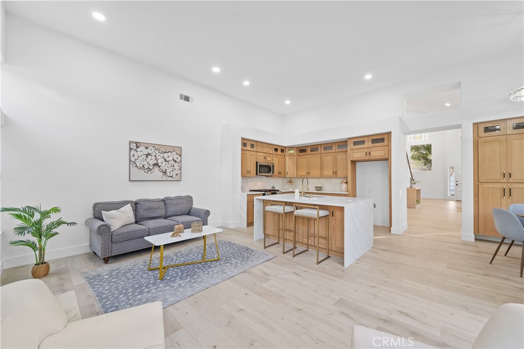 Mission Viejo, California, 92692, United States, 3 Bedrooms Bedrooms, ,3 BathroomsBathrooms,Residential,For Sale,1963093