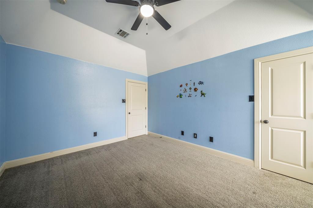 Arlington, Texas, 76017, United States, 4 Bedrooms Bedrooms, ,5 BathroomsBathrooms,Residential,For Sale,1982426