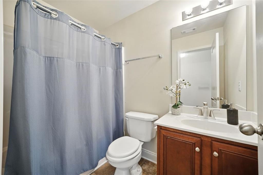 Atlanta, Georgia, 30331, United States, 5 Bedrooms Bedrooms, ,4 BathroomsBathrooms,Residential,For Sale,1933475