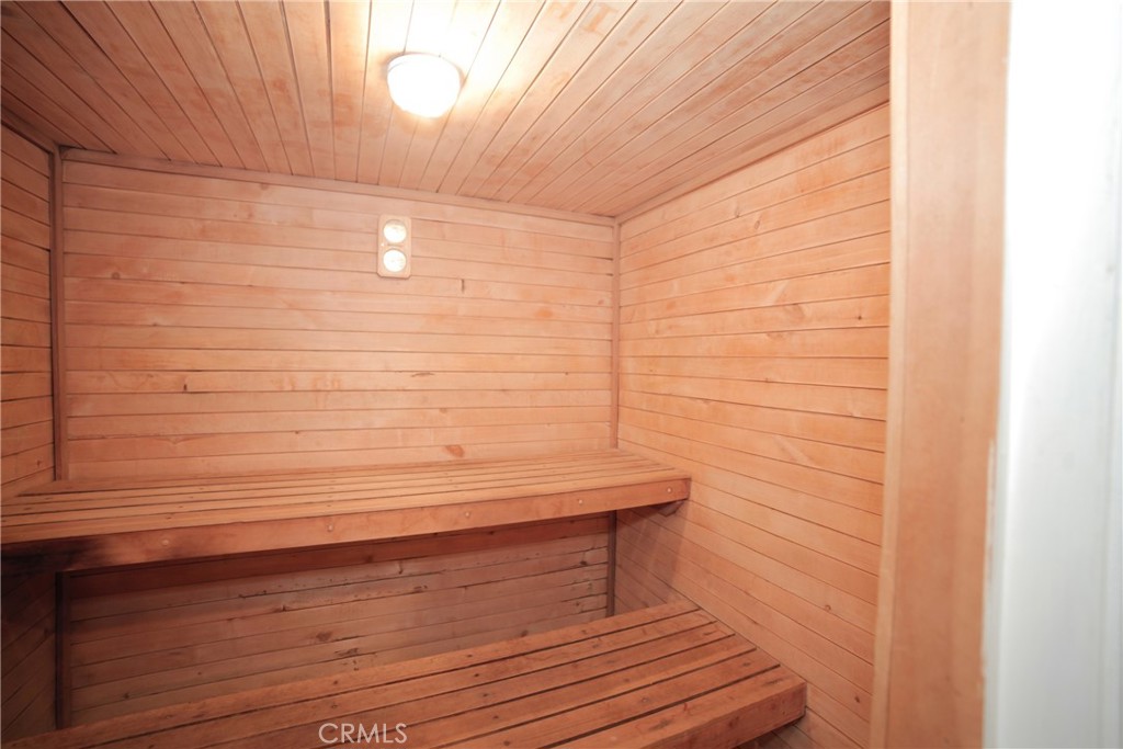 Canoga Park, California, 91303, United States, 2 Bedrooms Bedrooms, ,1 BathroomBathrooms,Residential,For Sale,1934510