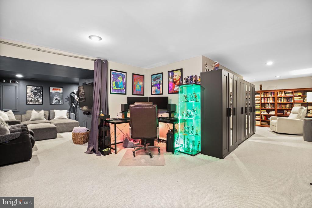 Fredericksburg, Virginia, 22407, United States, 5 Bedrooms Bedrooms, ,5 BathroomsBathrooms,Residential,For Sale,1927805