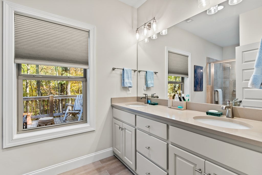 Ellijay, Georgia, 30536, United States, 3 Bedrooms Bedrooms, ,2 BathroomsBathrooms,Residential,For Sale,1987924