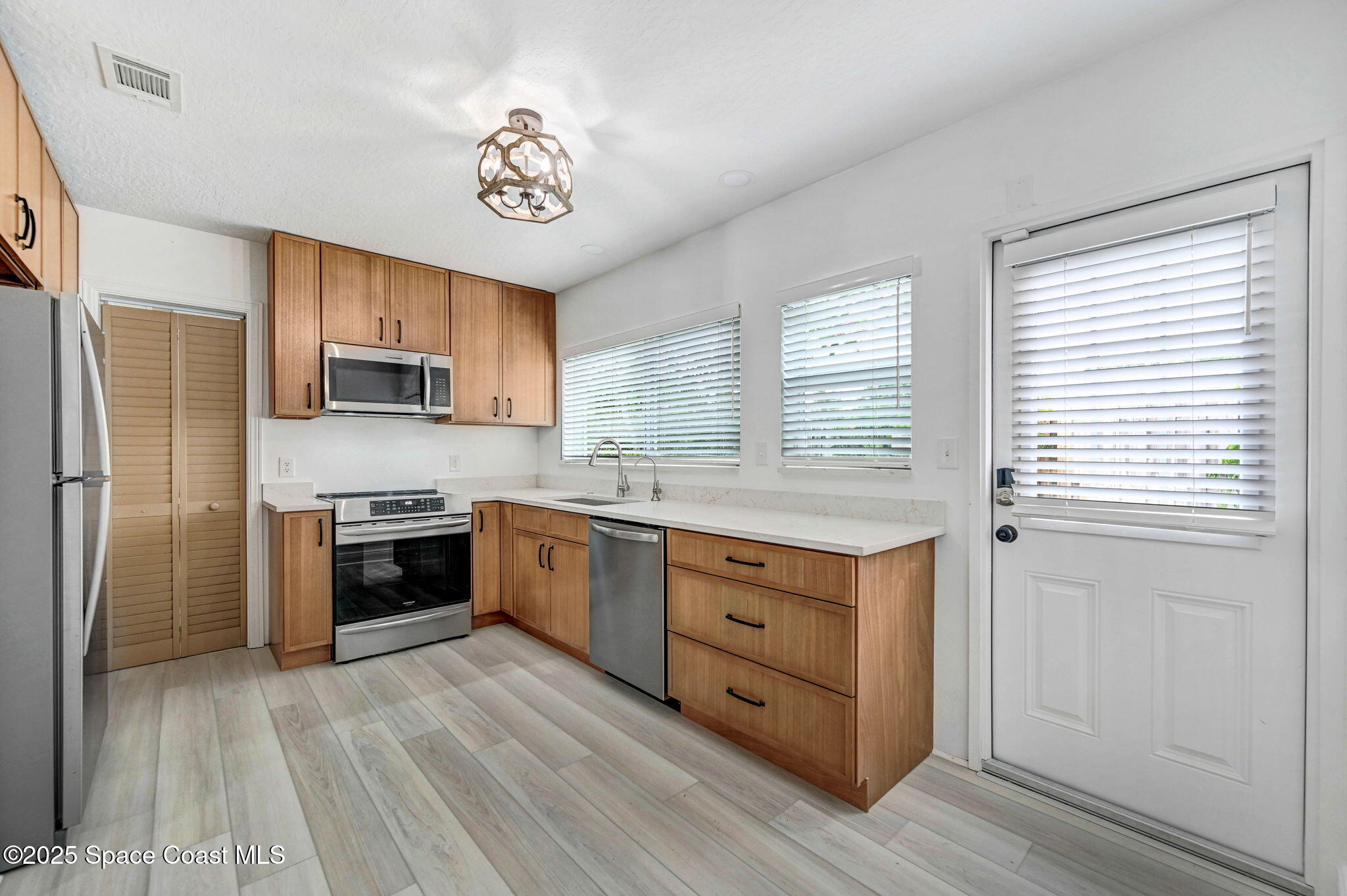 Indialantic, Florida, 32903, United States, 3 Bedrooms Bedrooms, ,3 BathroomsBathrooms,Residential,For Sale,1840039