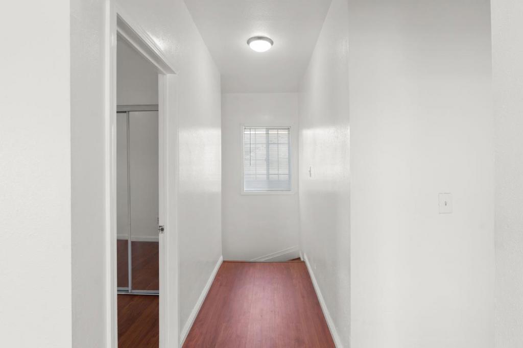 Emeryville, California, 94608, United States, ,Residential,For Sale,1928505