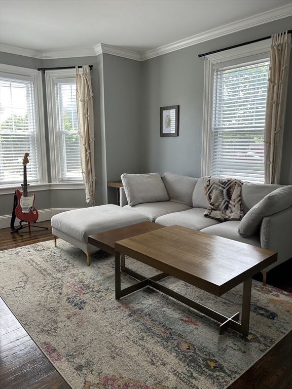 Salem, Massachusetts, 01970, United States, 3 Bedrooms Bedrooms, ,2 BathroomsBathrooms,Residential,For Sale,2049381