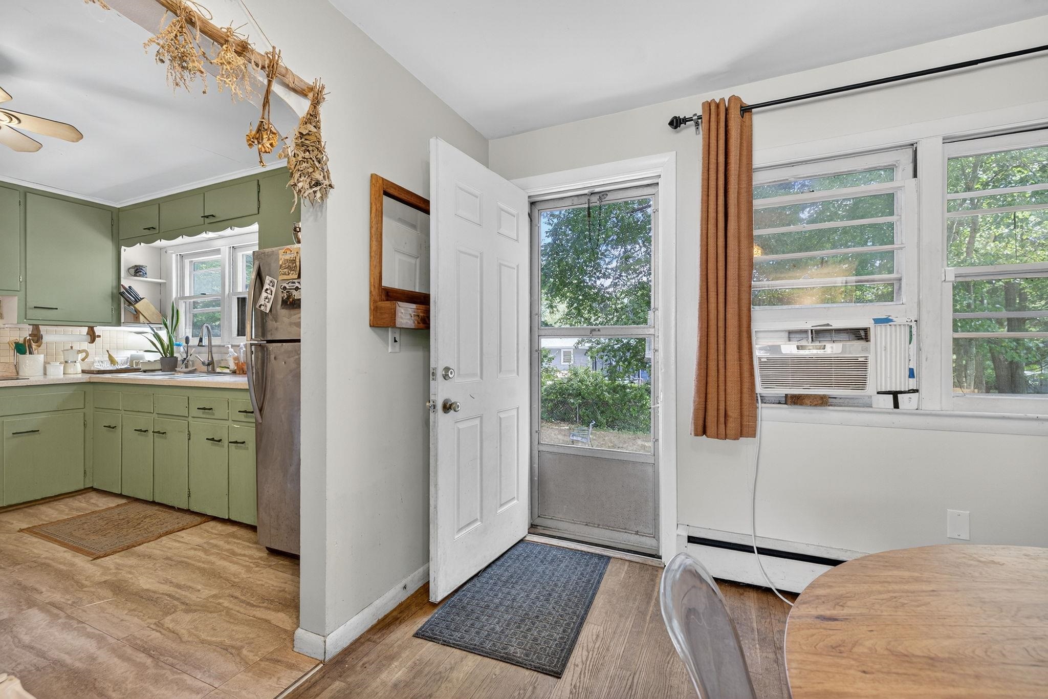 Portsmouth, New Hampshire, 03801, United States, 3 Bedrooms Bedrooms, ,1 BathroomBathrooms,Residential,For Sale,1934652