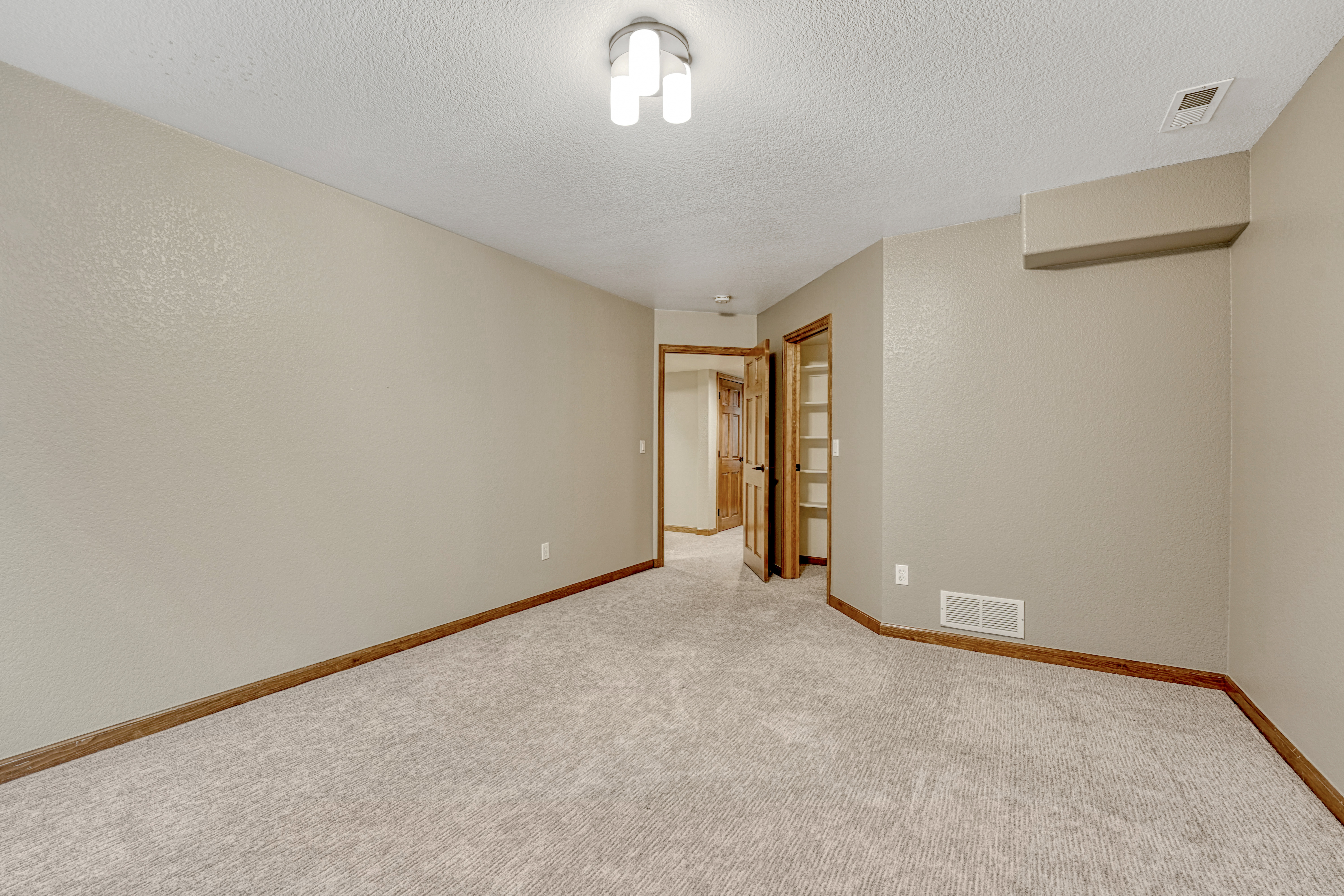  5847 Wild Bill Way, Colorado Springs, CO, 80923 - 物件實景