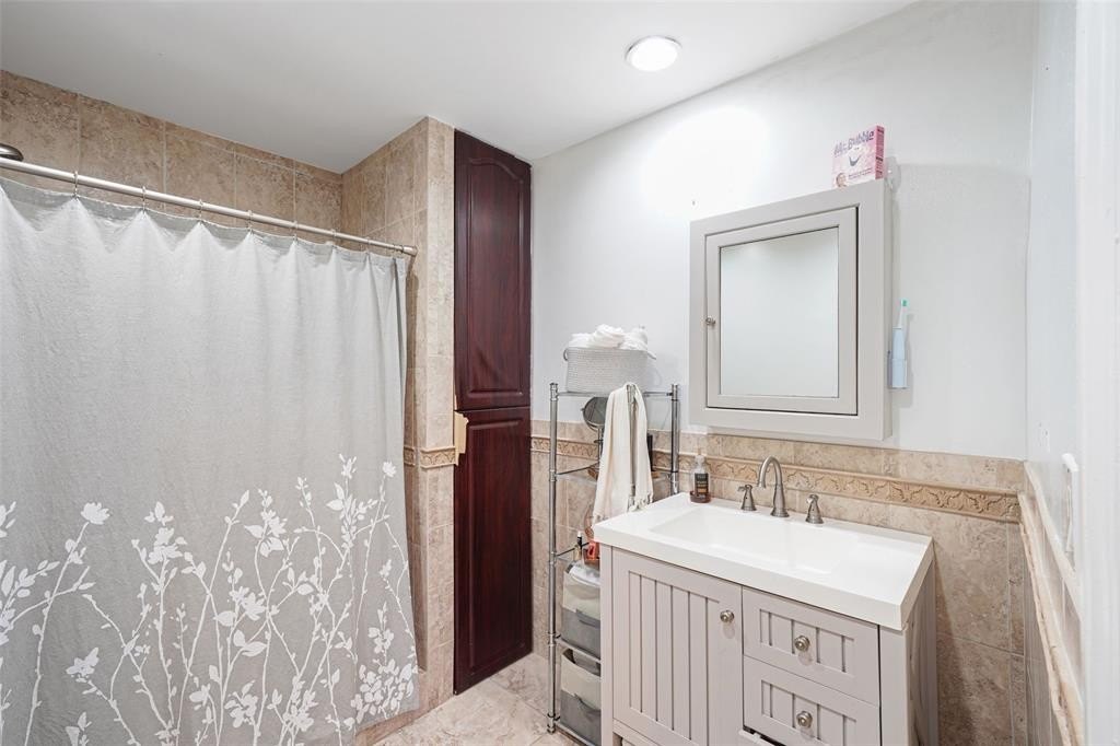 Miami, Florida, 33168, United States, 3 Bedrooms Bedrooms, ,2 BathroomsBathrooms,Residential,For Sale,1998718