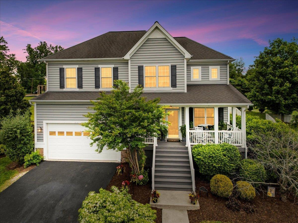 Blacksburg, Virginia, 24060, United States, 5 Bedrooms Bedrooms, ,4 BathroomsBathrooms,Residential,For Sale,1828215