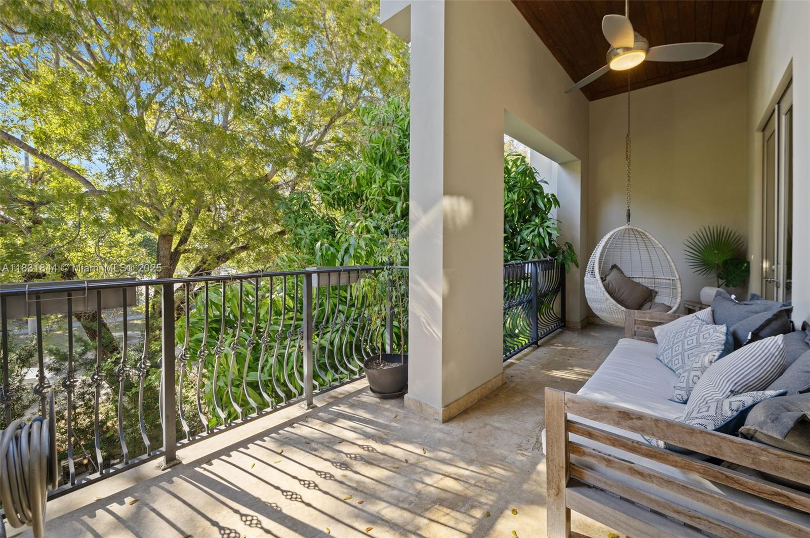 Miami, Florida, 33143, United States, 3 Bedrooms Bedrooms, ,4 BathroomsBathrooms,Residential,For Sale,1885416