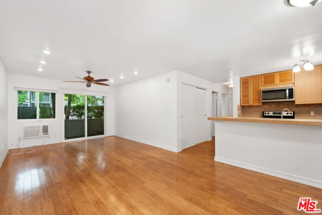 Culver City, California, 90230, United States, 2 Bedrooms Bedrooms, ,2 BathroomsBathrooms,Residential,For Sale,1901861