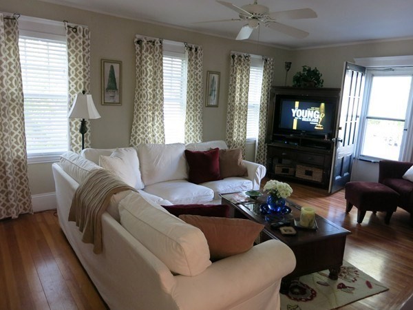 Salem, Massachusetts, 01970, United States, 4 Bedrooms Bedrooms, ,2 BathroomsBathrooms,Residential,For Sale,1846004
