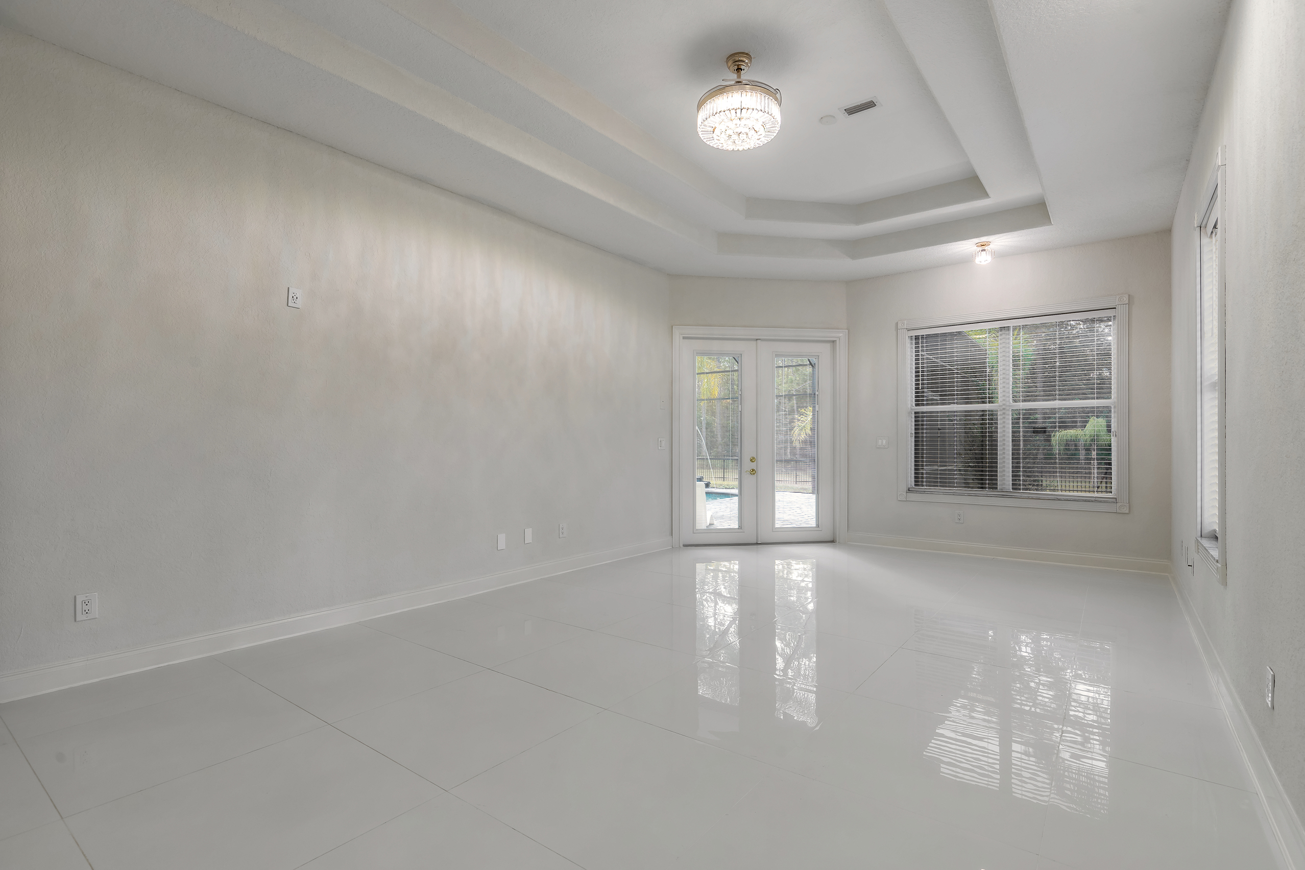 Daytona Beach, Florida, 32124, United States, 5 Bedrooms Bedrooms, ,4 BathroomsBathrooms,Residential,For Sale,2006264