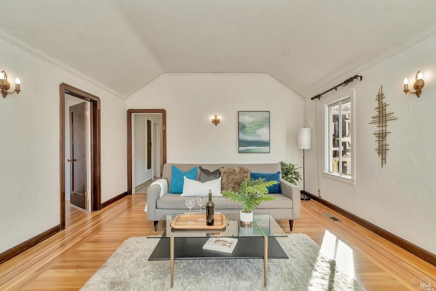 Crockett, California, 94525, United States, 2 Bedrooms Bedrooms, ,1 BathroomBathrooms,Residential,For Sale,1926566