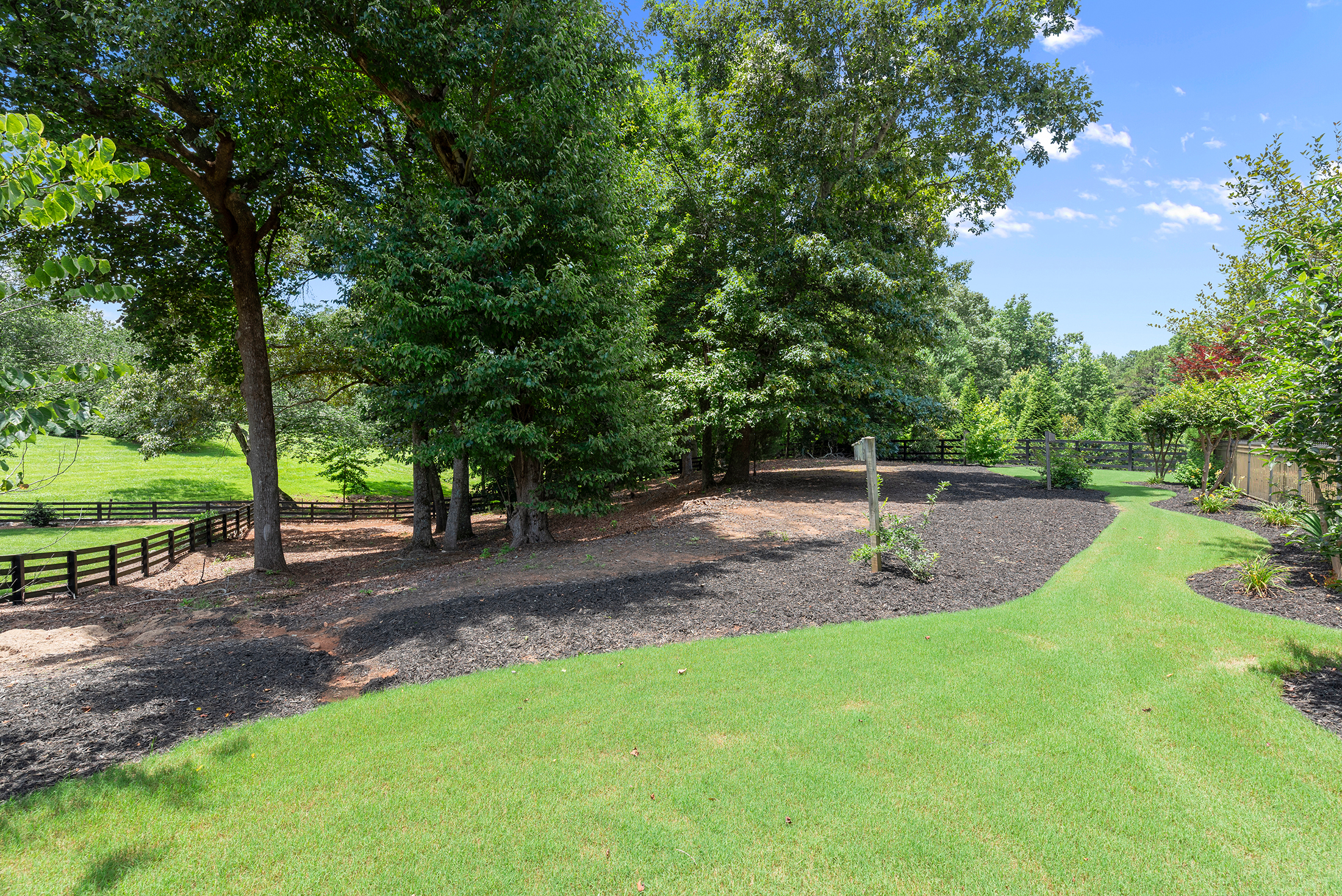  A Private Luxury Estate Set on Over One-Acre in Trinity Creek - 物件實景