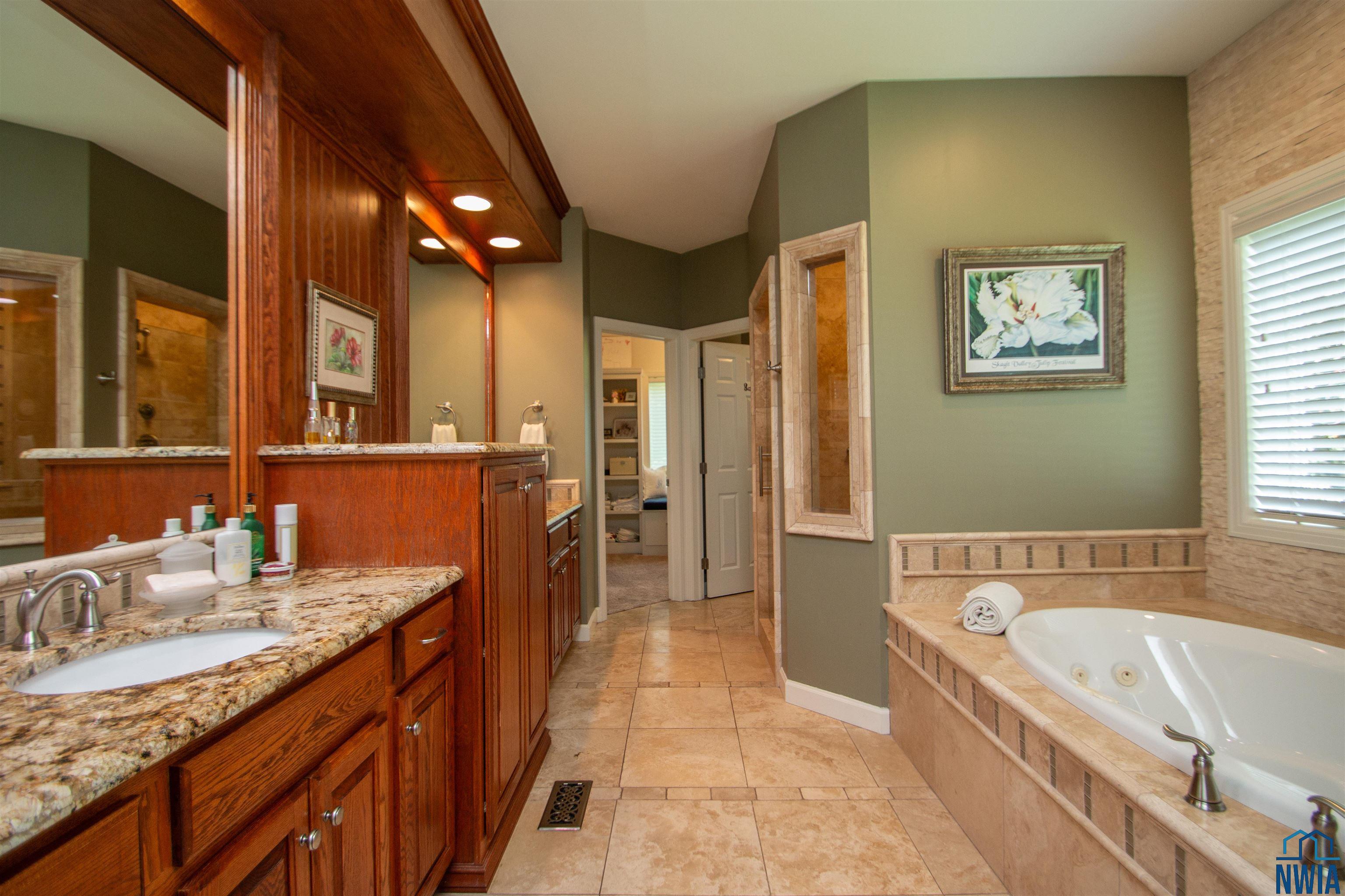 Jefferson, South Dakota, 57038, United States, 5 Bedrooms Bedrooms, ,5 BathroomsBathrooms,Residential,For Sale,2005436