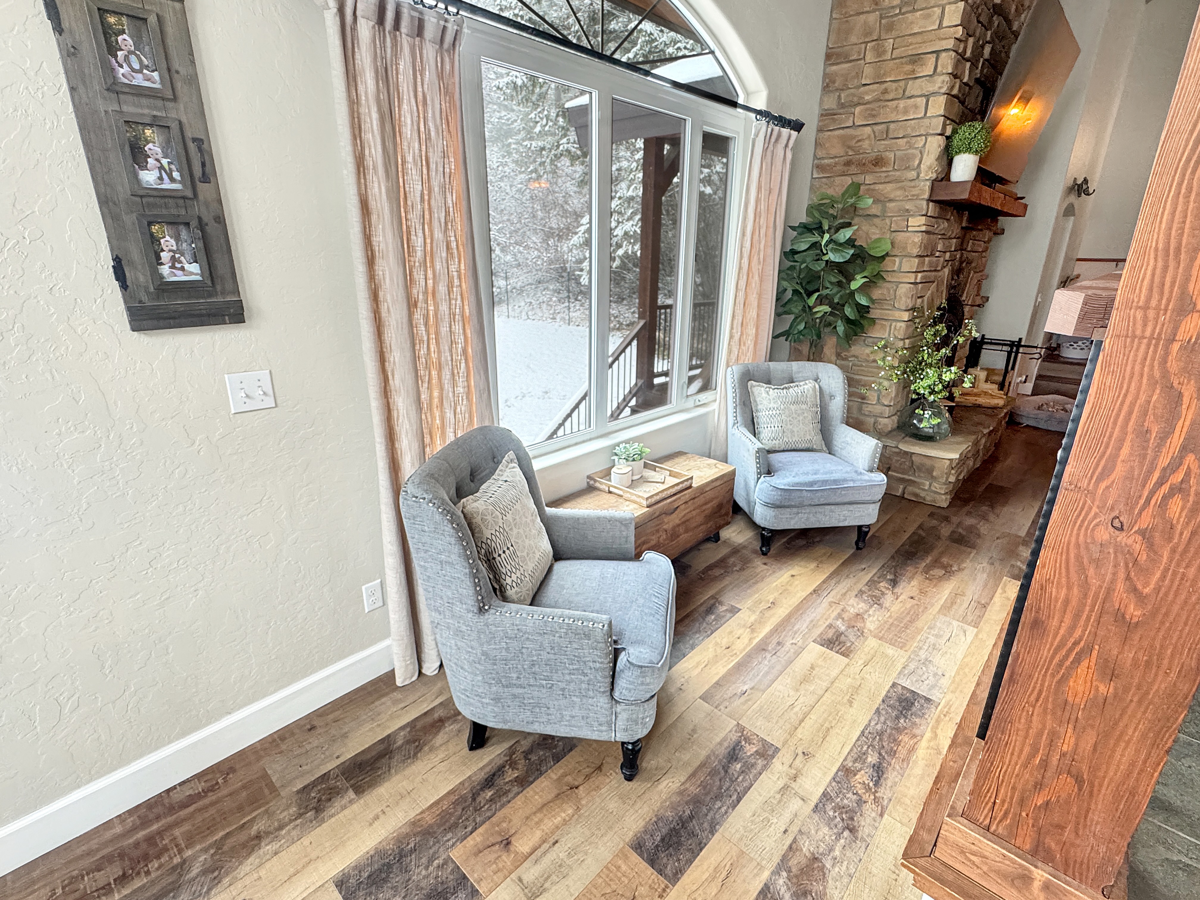 Sagle, Idaho, 83860, United States, 3 Bedrooms Bedrooms, ,3 BathroomsBathrooms,Residential,For Sale,1792364