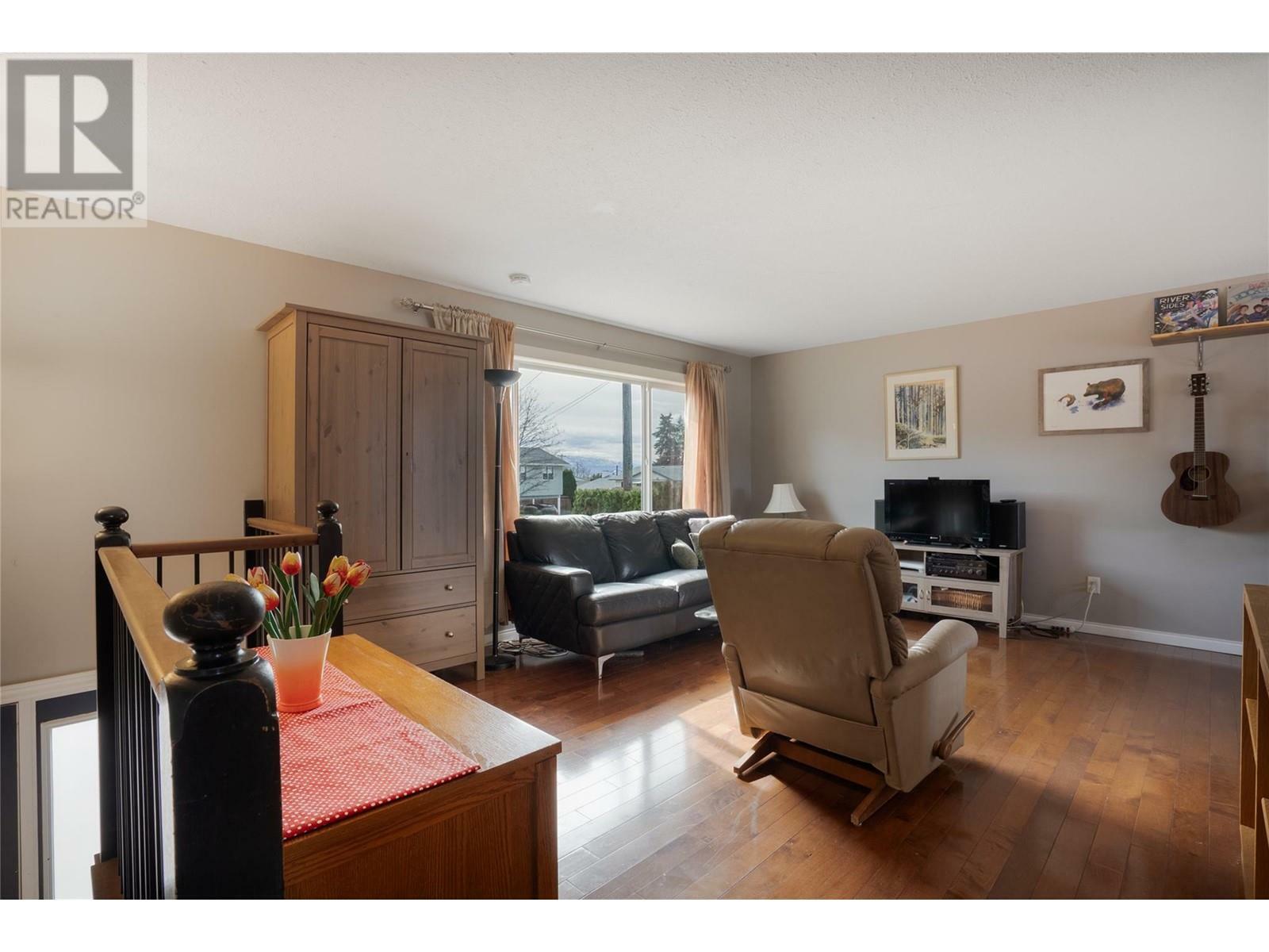 KELOWNA, British Columbia, V1X 6M4, CA, 3 Bedrooms Bedrooms, ,2 BathroomsBathrooms,Residential,For Sale,1836939