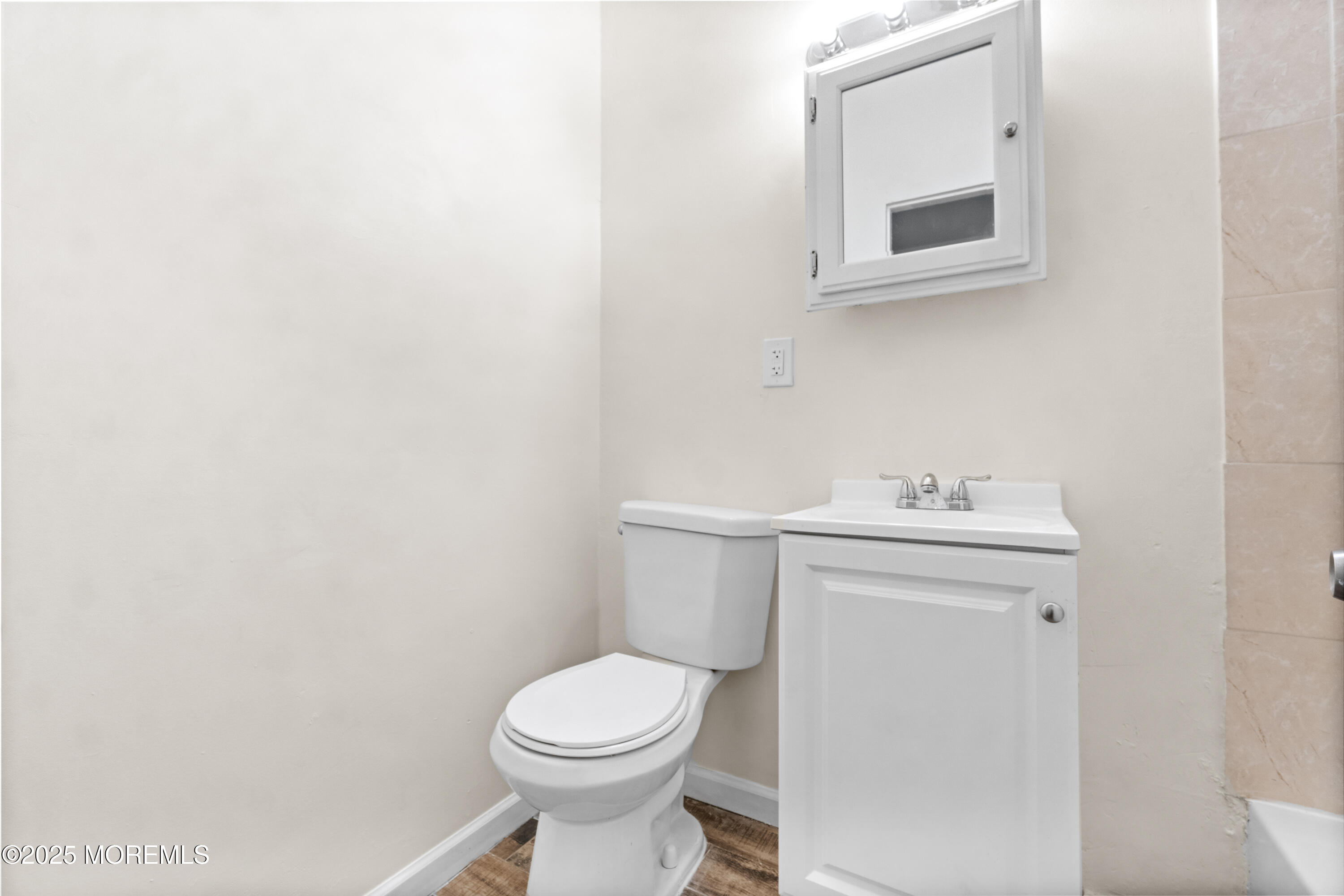 Newark, New Jersey, 07112, United States, 5 Bedrooms Bedrooms, ,2 BathroomsBathrooms,Residential,For Sale,1985719