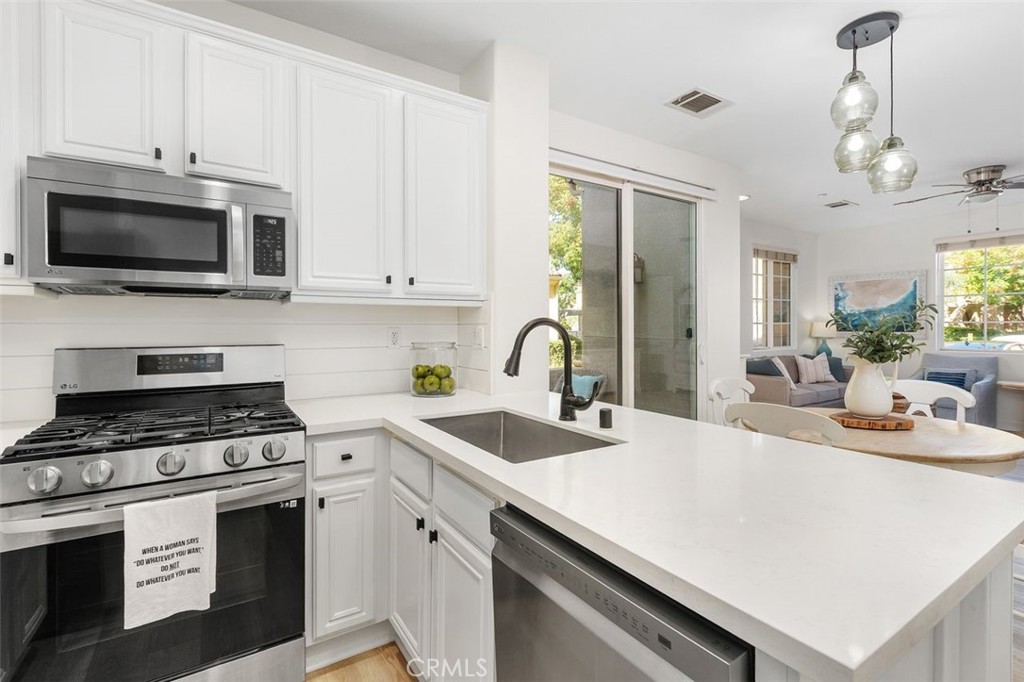 Temecula, California, 92592, United States, 3 Bedrooms Bedrooms, ,3 BathroomsBathrooms,Residential,For Sale,1970519