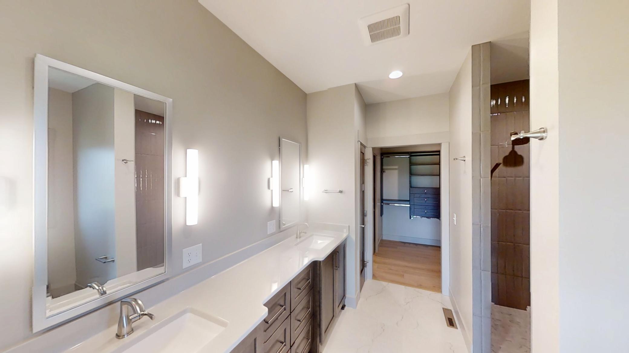 Albert Lea, Minnesota, 56007, United States, 4 Bedrooms Bedrooms, ,2 BathroomsBathrooms,Residential,For Sale,1978307