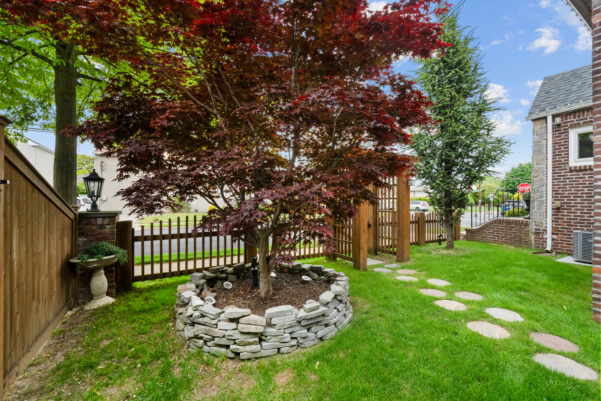 Oceanside, New York, 11572, United States, 3 Bedrooms Bedrooms, ,2 BathroomsBathrooms,Residential,For Sale,1928252