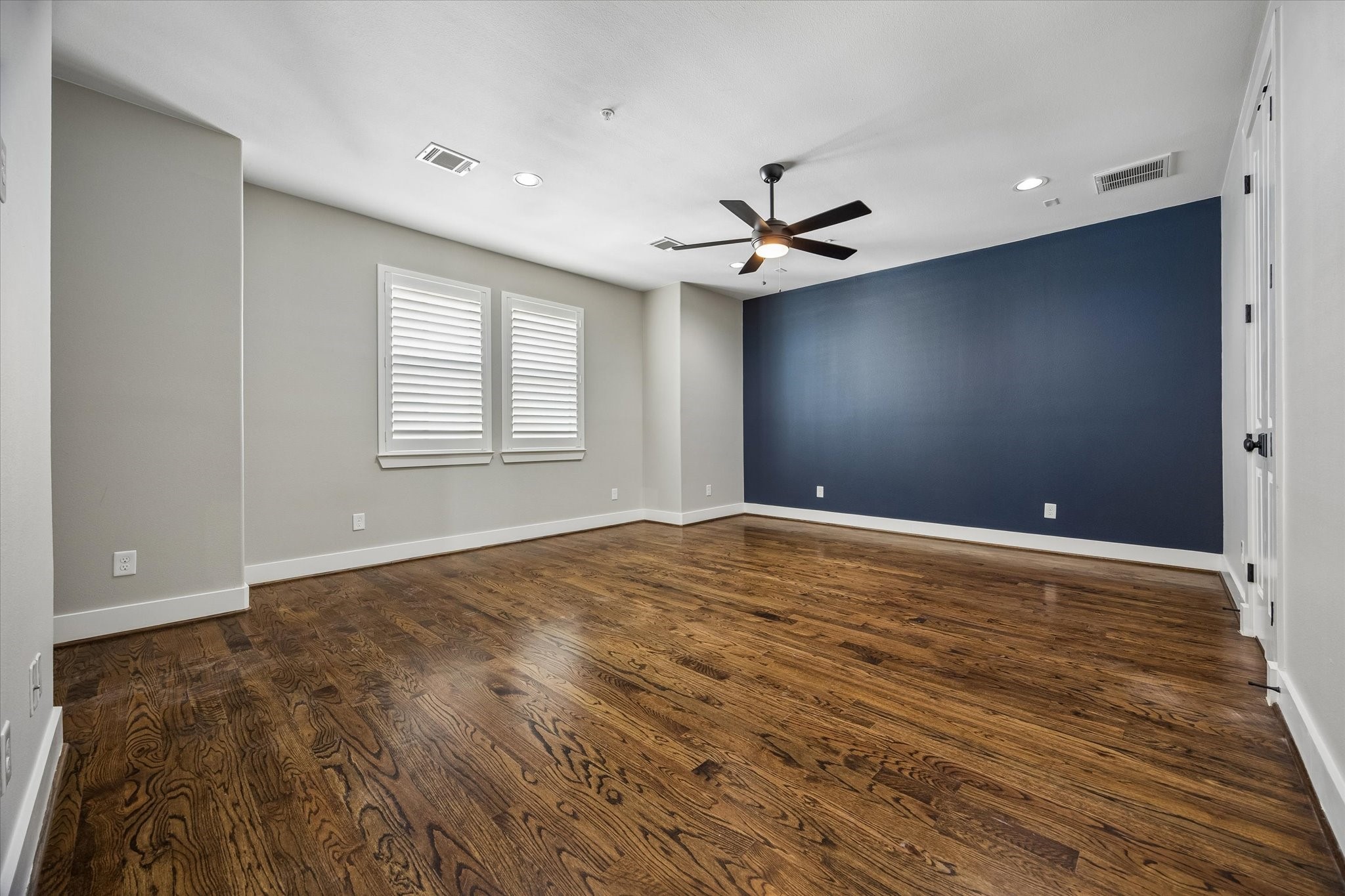  912 Yale Street B - 物件實景