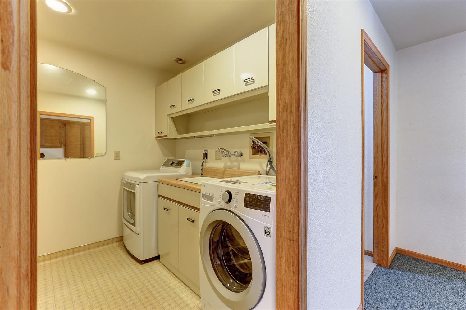 Grass Valley, California, 95949, United States, 3 Bedrooms Bedrooms, ,3 BathroomsBathrooms,Residential,For Sale,1842602