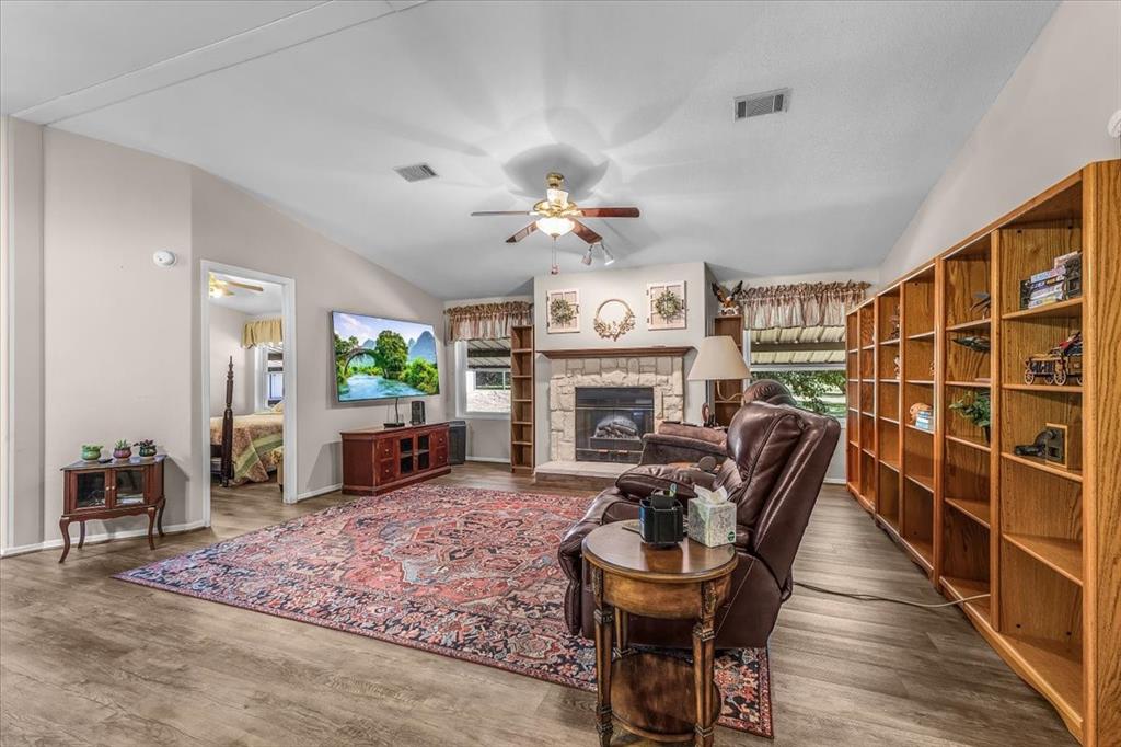 Weatherford, Texas, 76087, United States, 3 Bedrooms Bedrooms, ,2 BathroomsBathrooms,Residential,For Sale,2005705